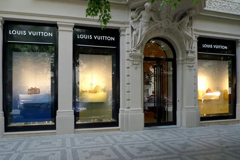 Louis Vuitton, Pařížská, Praha (2014)